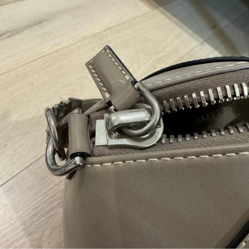 Givenchy Antigona Wool/Leather Bag - Picture 9 of 15